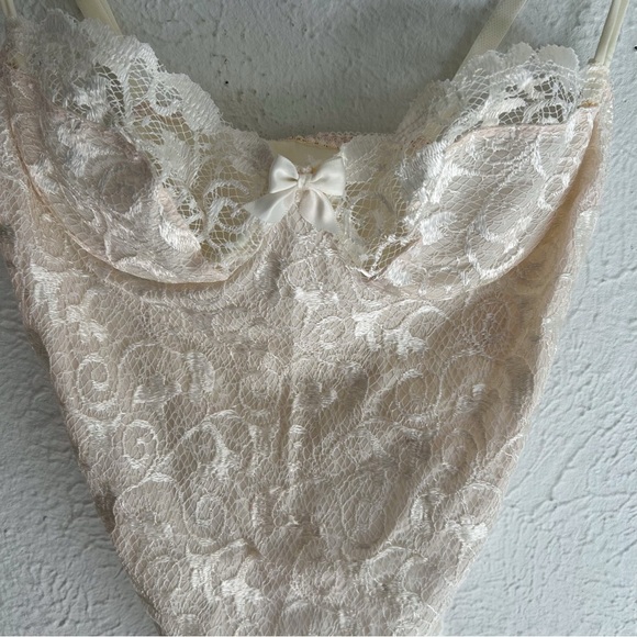 Vintage Victoria’s Secret Lace Bodysuit 34B – Made in USA Ivory NWT - Picture 2 of 7